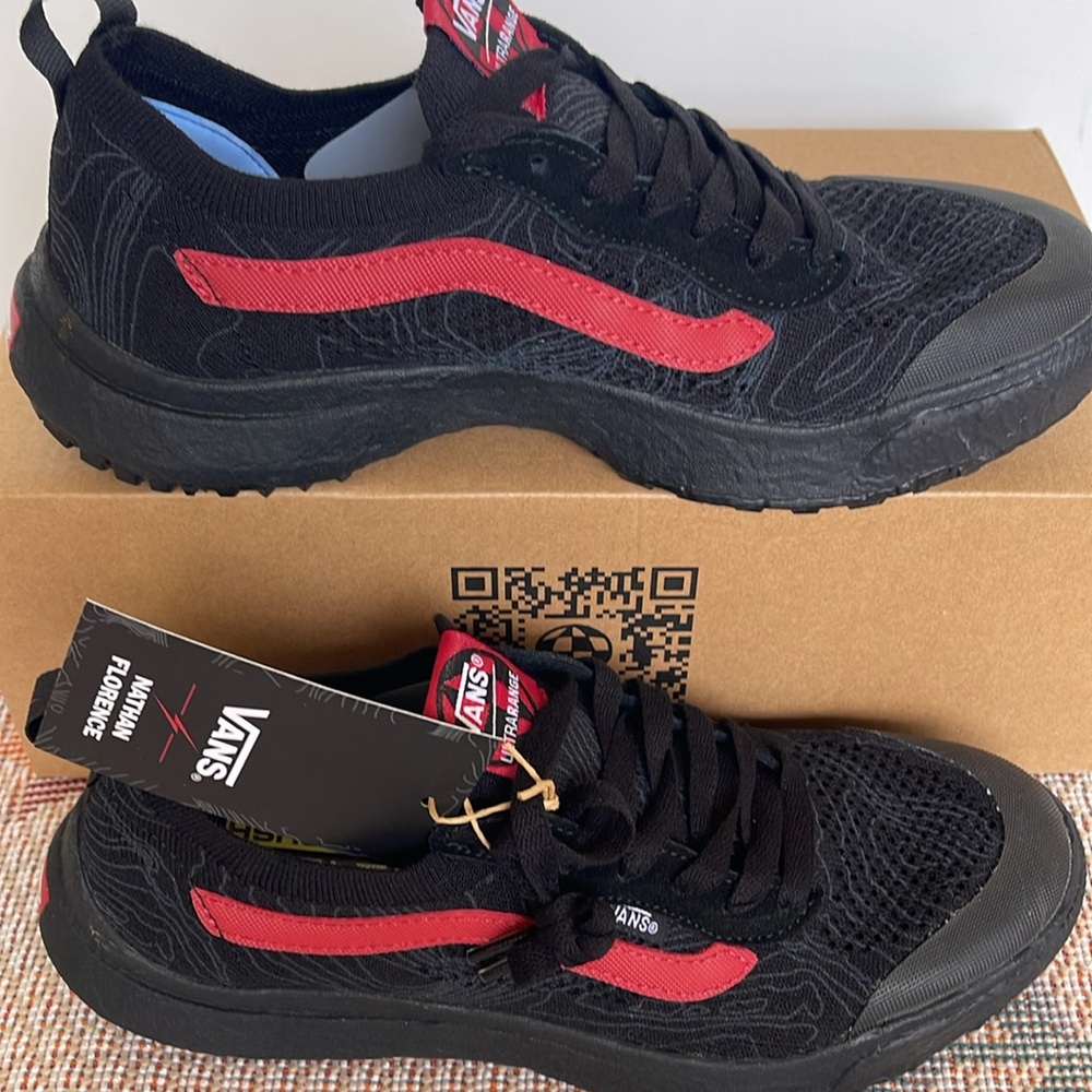Vans Women’s Ultrarange Vr3 Nathan Florence Black/Red
VN0A4BXB458
SNEAKERS - Picture 3 of 16